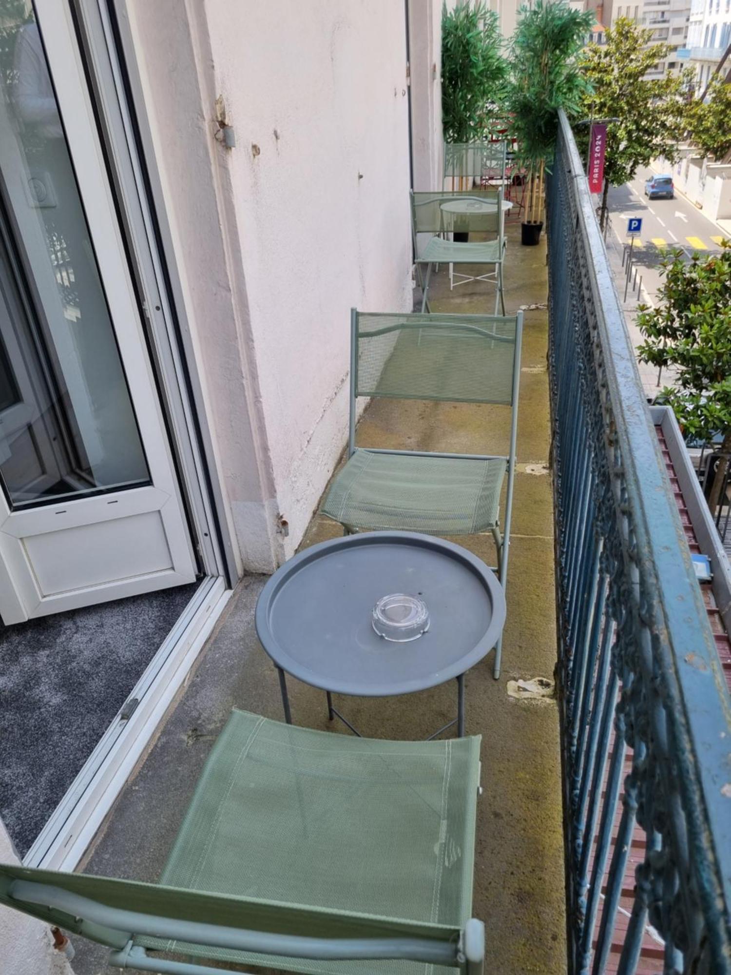 Hotel & Restaurant Le Patio Виши Экстерьер фото