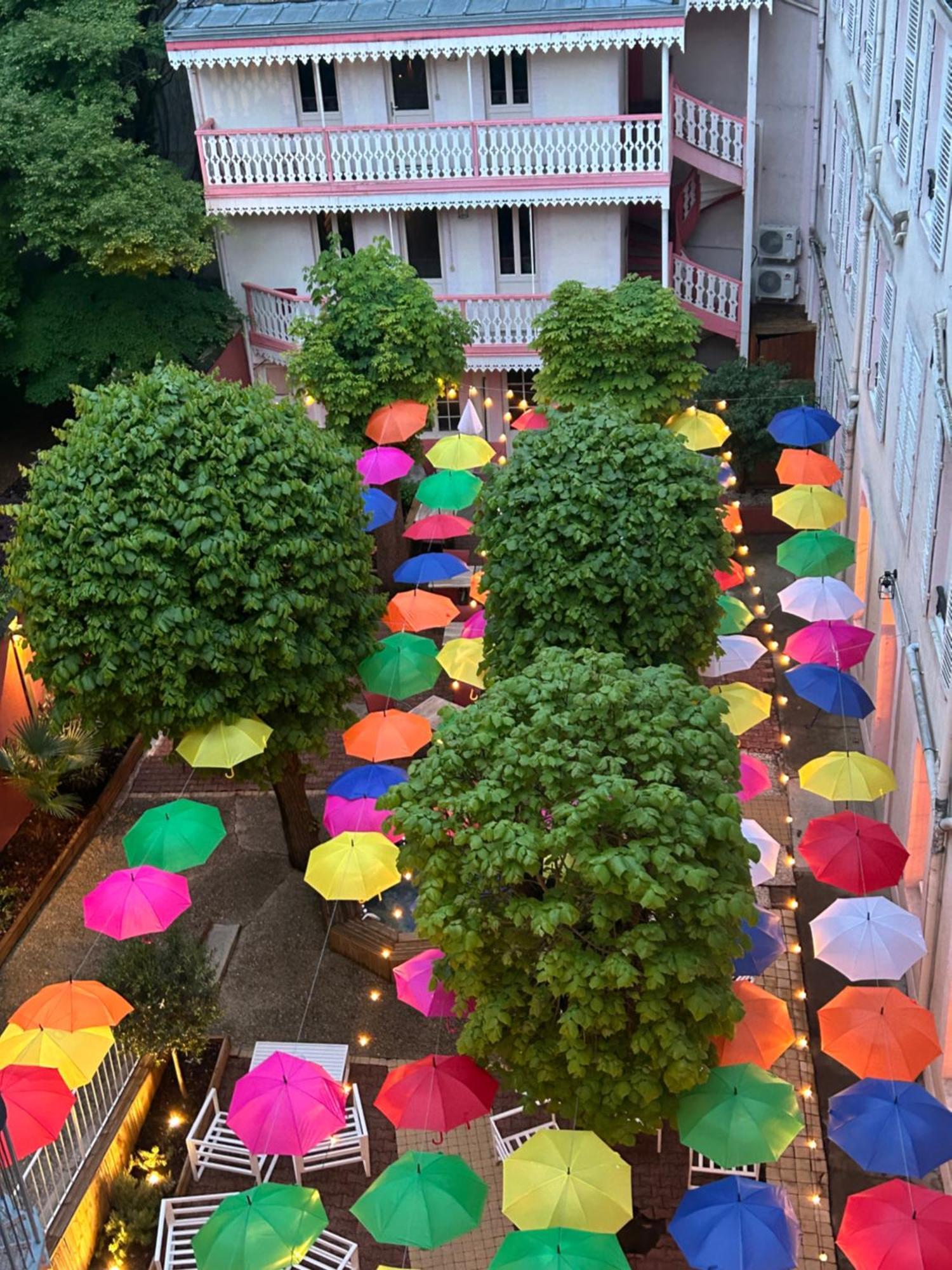 Hotel & Restaurant Le Patio Виши Экстерьер фото