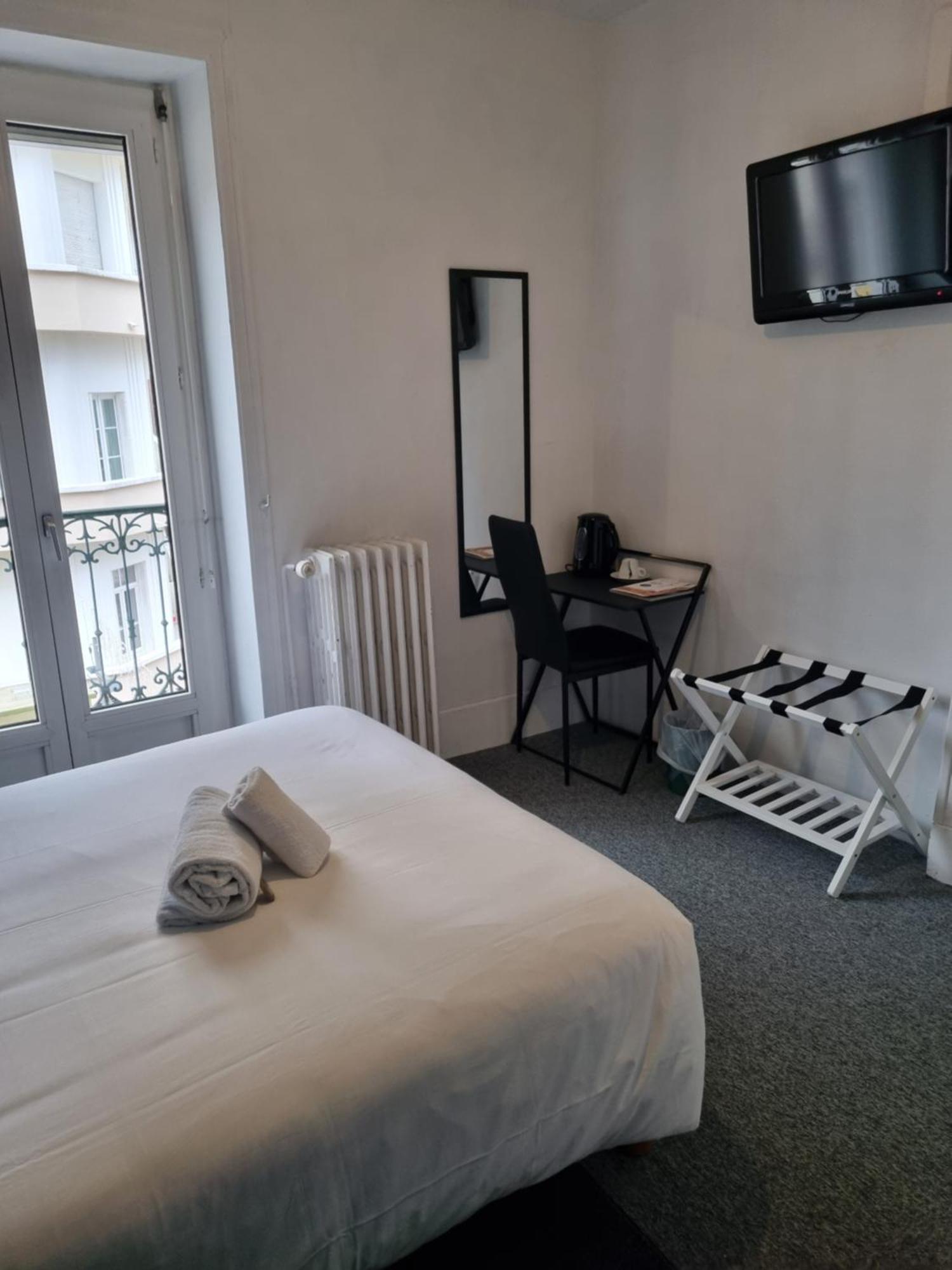 Hotel & Restaurant Le Patio Виши Экстерьер фото